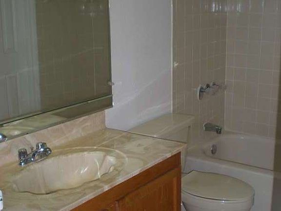 3rd image of 3993 Versailles Dr