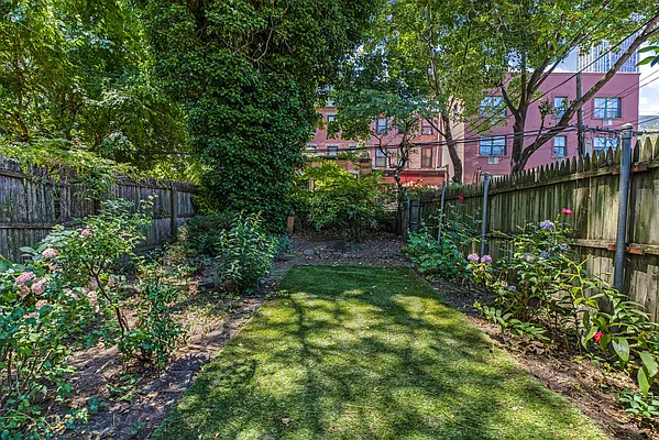 Rented by Douglas Elliman | media 20