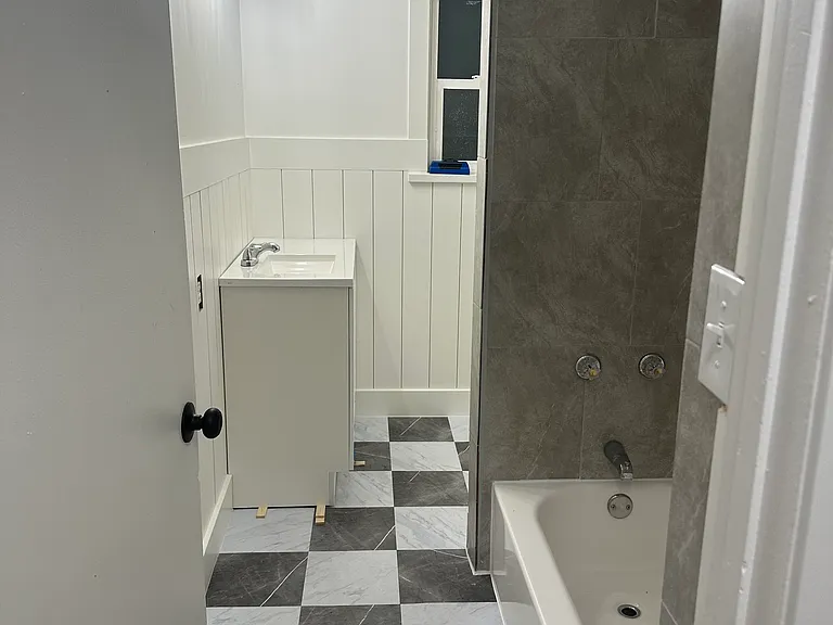 2843 Grant Ave — Photo 4