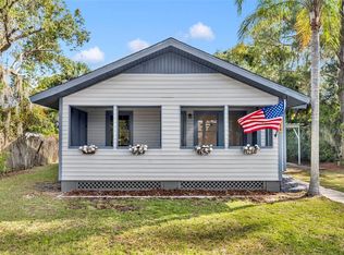 214 N New Hampshire Ave, Tavares, FL 32778