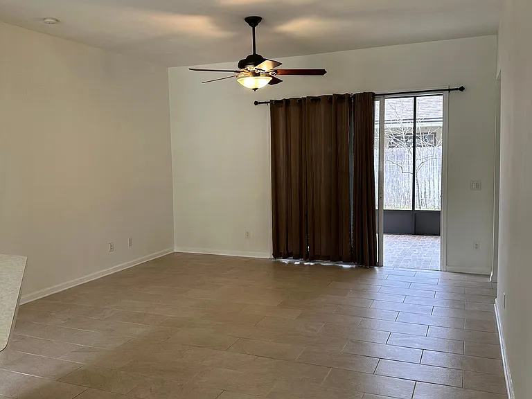 12083 Footman Ct — Photo 4