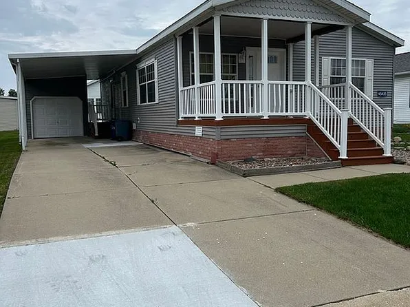 45435 Labelle Dr #1760, Macomb, MI 48044