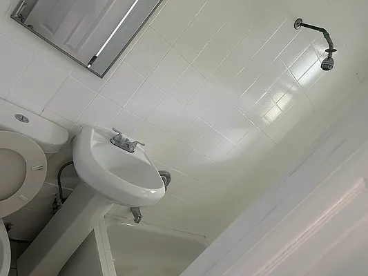 Bathroom, photo 1