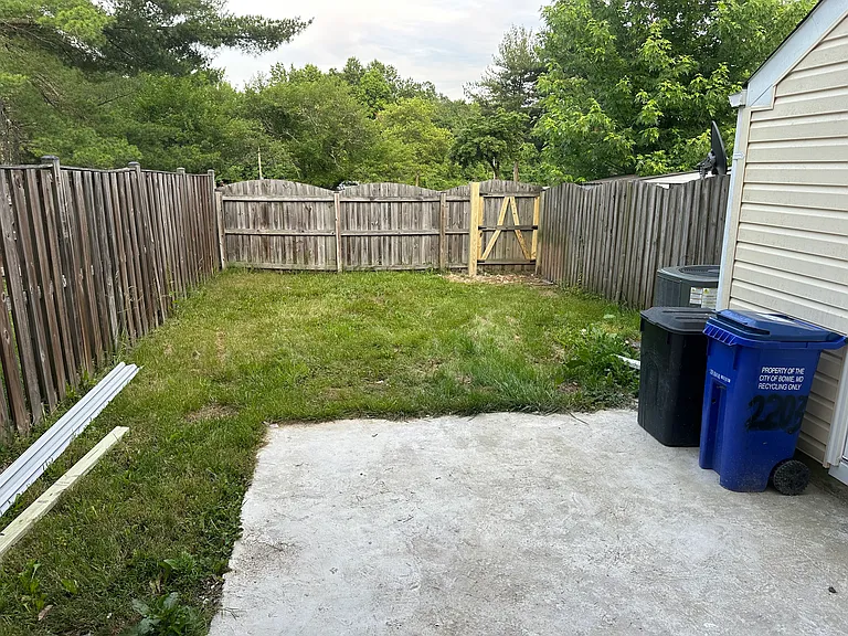 2203 Prince Of Wales Ct — Photo 10