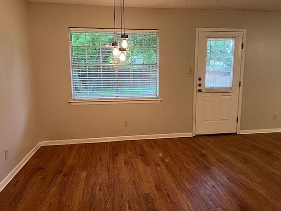 3rd image of 3410 Kingfisher Ln
