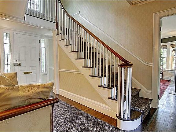 3rd image of 123 Blackstone Blvd