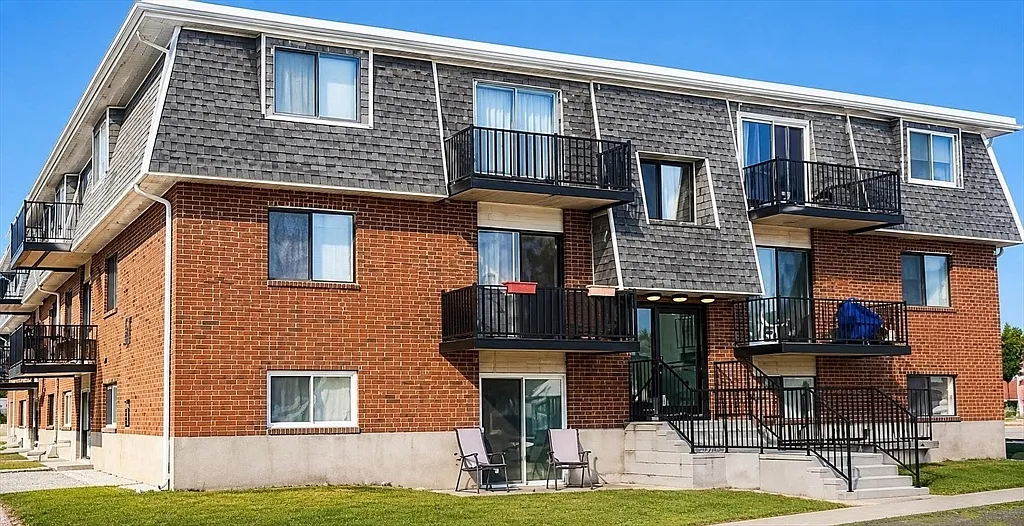 2 bed, 1.0 bath, 720 sqft, $1,750 — Photo 1