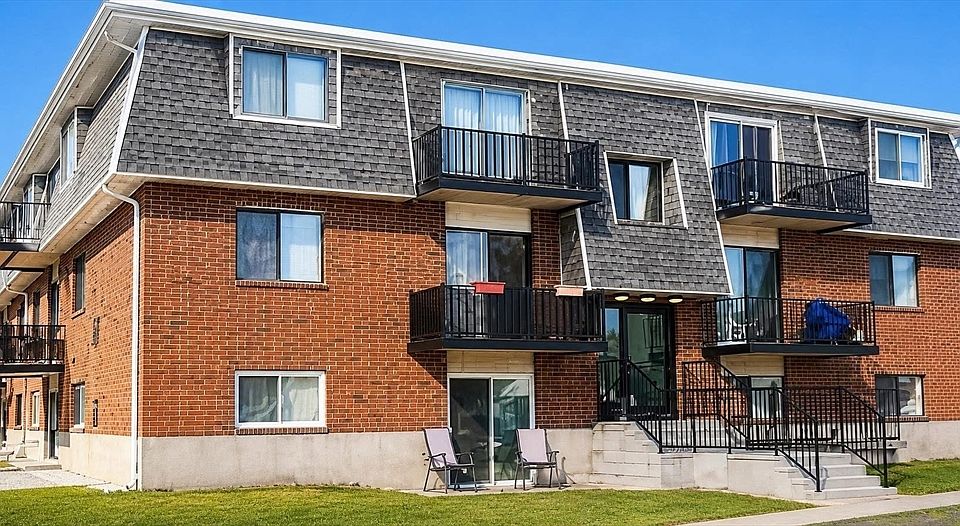 1st image of 176 Maple Ave APT 3-2