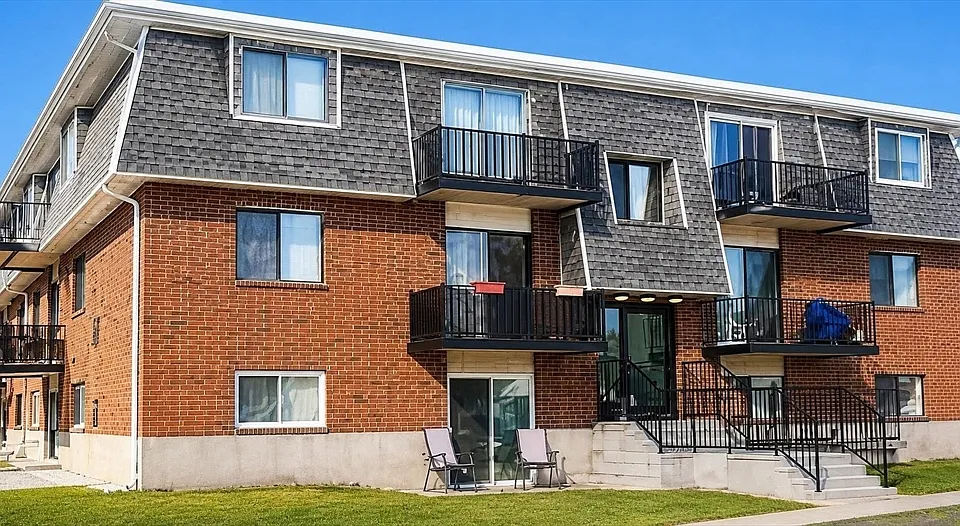 176 Maple Ave #3-2