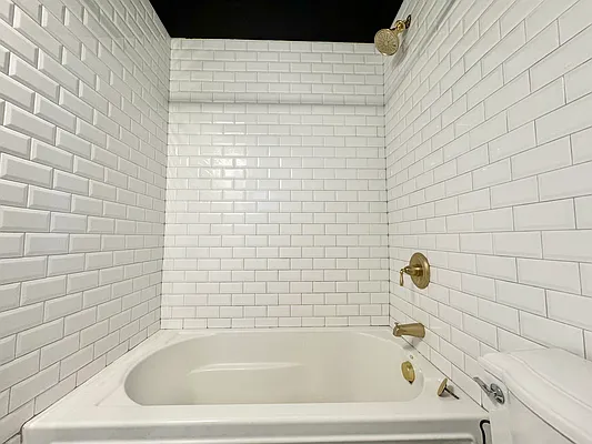 Rented by Pear NYC LLC | media 10