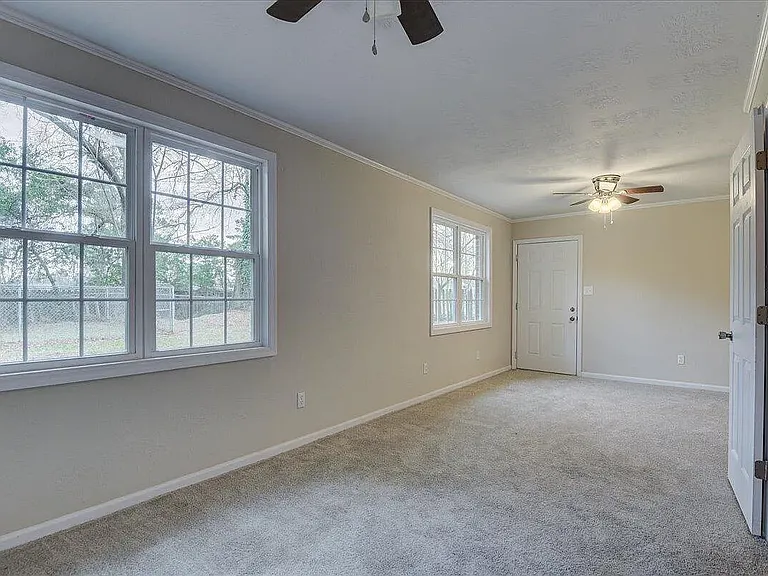 3316 Sylvester Dr — Photo 12