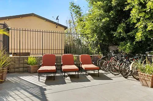 Vista Apartments — Photo 30