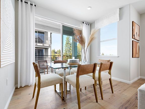 Cozy cafe area for casual or formal dining