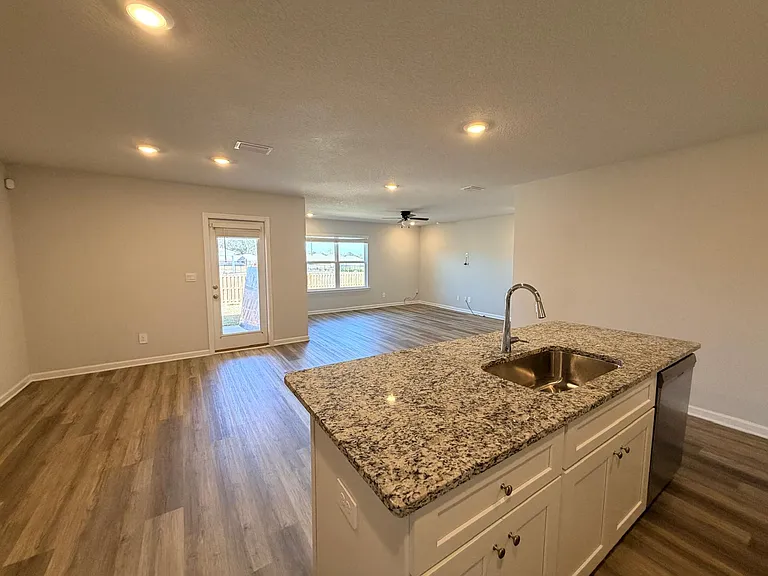 10394 Lowell St E — Photo 11