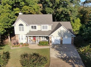 111 Fox Glove Ln, Bentonville, AR 72712