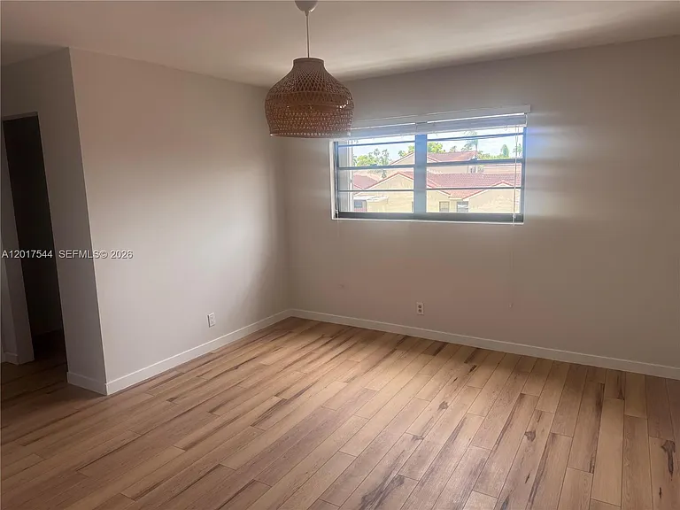 6532 NW 170th Ter — Photo 23