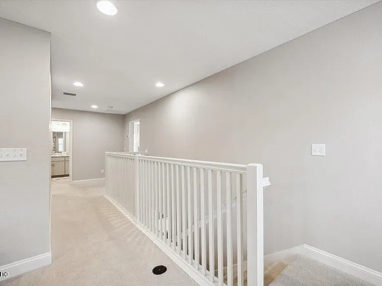 1120 Persimmon Dr — Photo 24