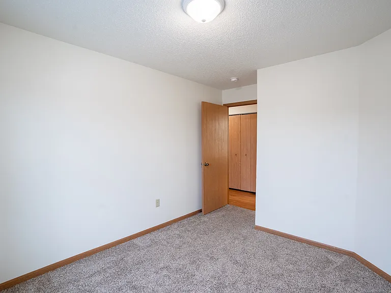 Fargo, ND Park Place Apartments | 32A | Bedroom