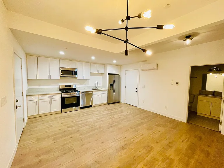 944 Pacific Ave #2 — Photo 8