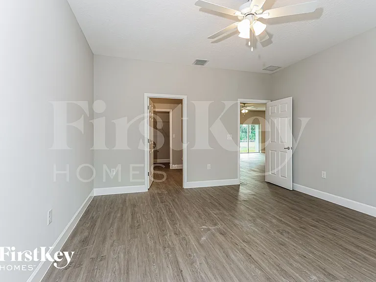 514 Warwick St SE — Photo 9