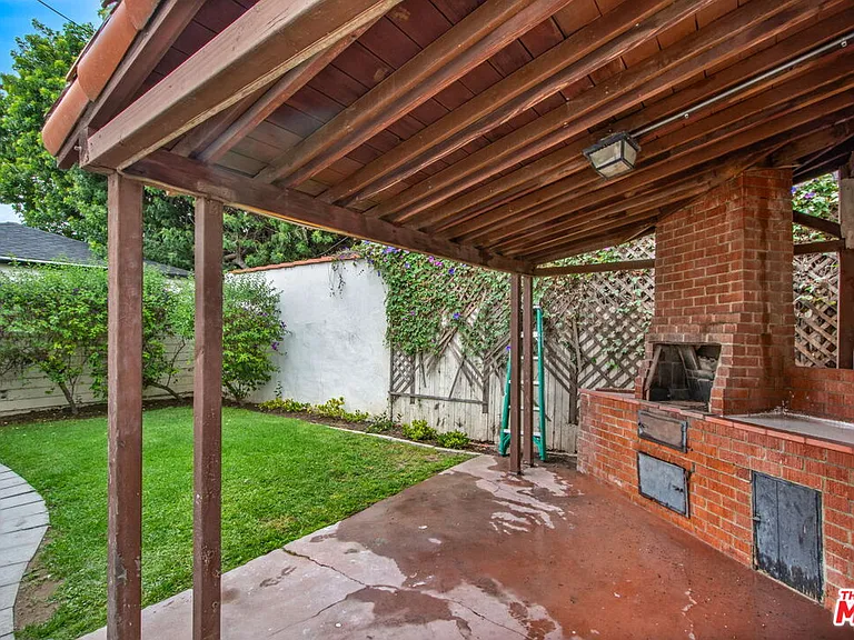 4126 S Bronson Ave — Photo 20