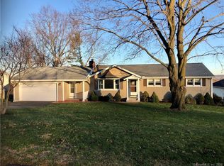 836 Ridgewood Rd, Middletown, CT 06457