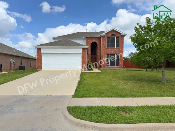 2805 Crater Lake Ln, Denton, TX 76210