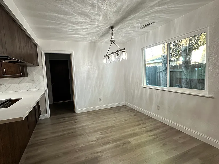 2108 Summerset Ave — Photo 7