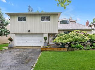 1055 Cedarhurst Street, North Woodmere, NY 11581