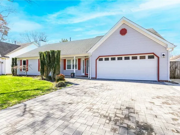 193 Golden Maple Dr, Virginia Beach, VA 23452