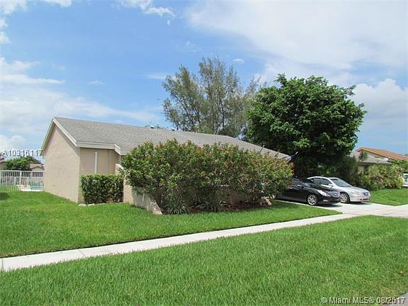 2nd image of 16751 Royal Poinciana Dr