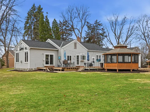 30825 Minnesota Ave, Lindstrom, MN 55045