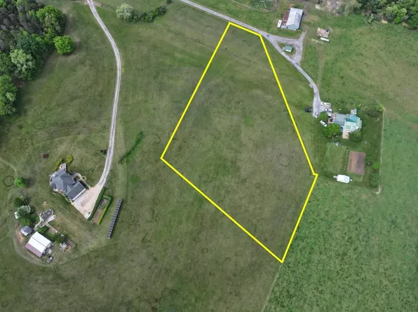 1 Oak Dale Ln, Stuarts Draft, VA 24477