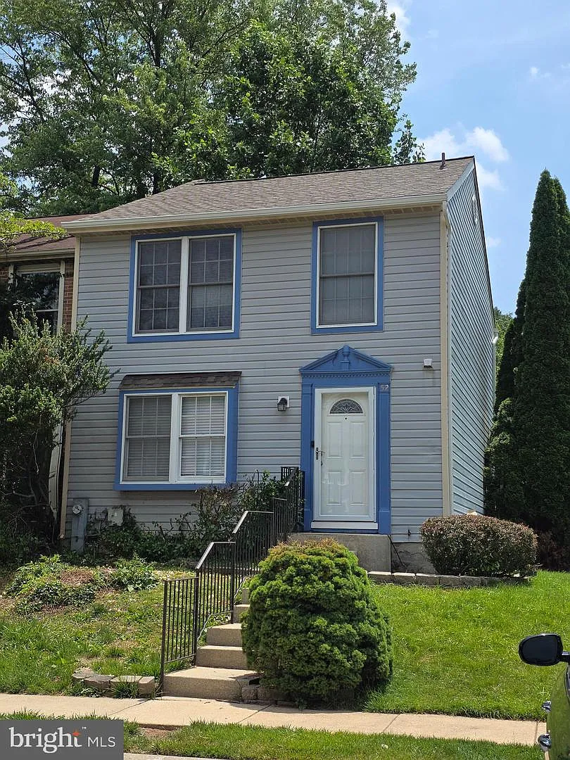 3 bed, 2.5 bath, 1220 sqft, $2,600 — Photo 1