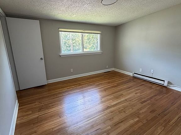 5th image of 3615 Glenwood Dr APT 3