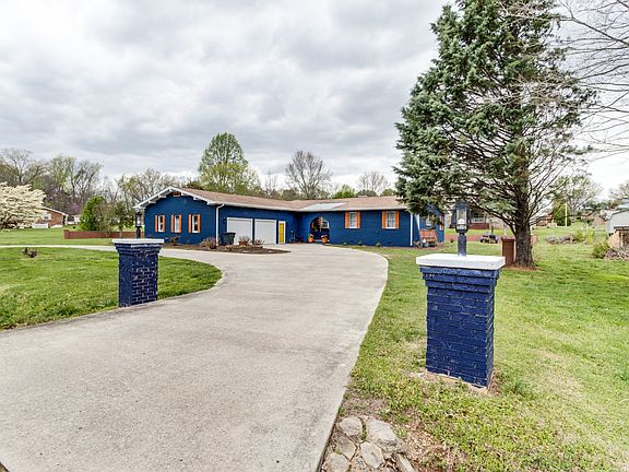 3rd image of 663 Greenwood Dr