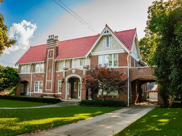 326 S Main St, Warren, AR 71671