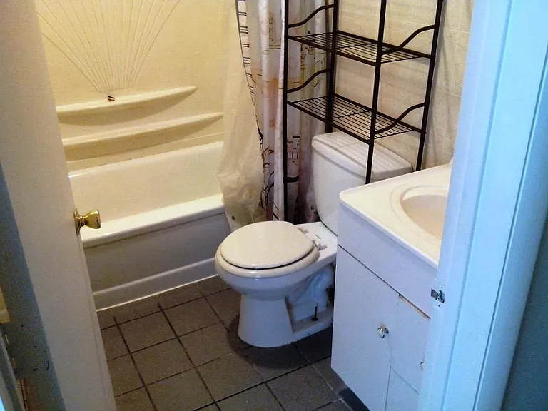 25668 Stanford Ave — Photo 2