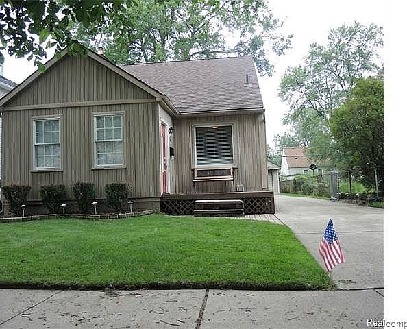 1st image of 704 S Edison Ave