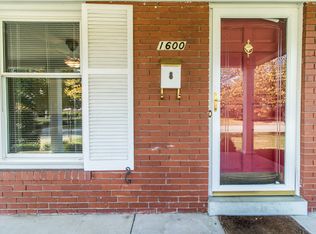 1600 Vivian Ln, Louisville, KY