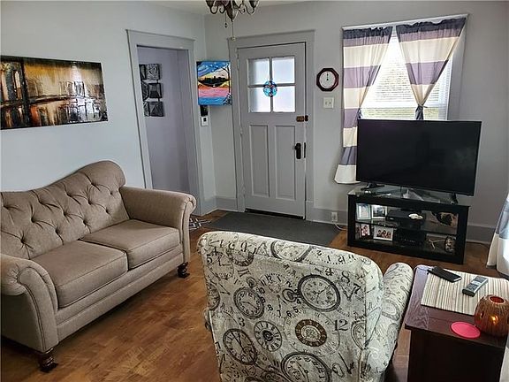 2nd image of 511 Jefferson Ave