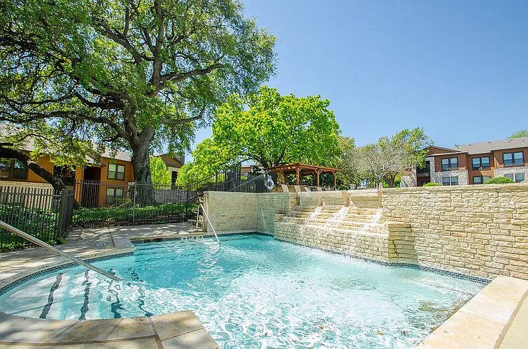1 bed, 1.0 bath, 650 sqft, $1,175 — Photo 1