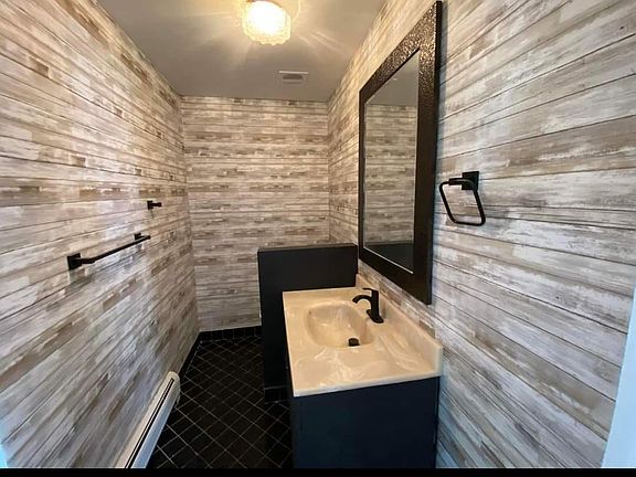 1/2 bath