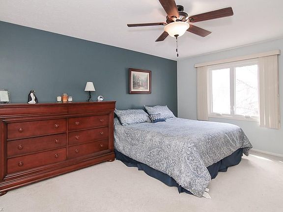 5th image of 11705 Edgewater Dr #12