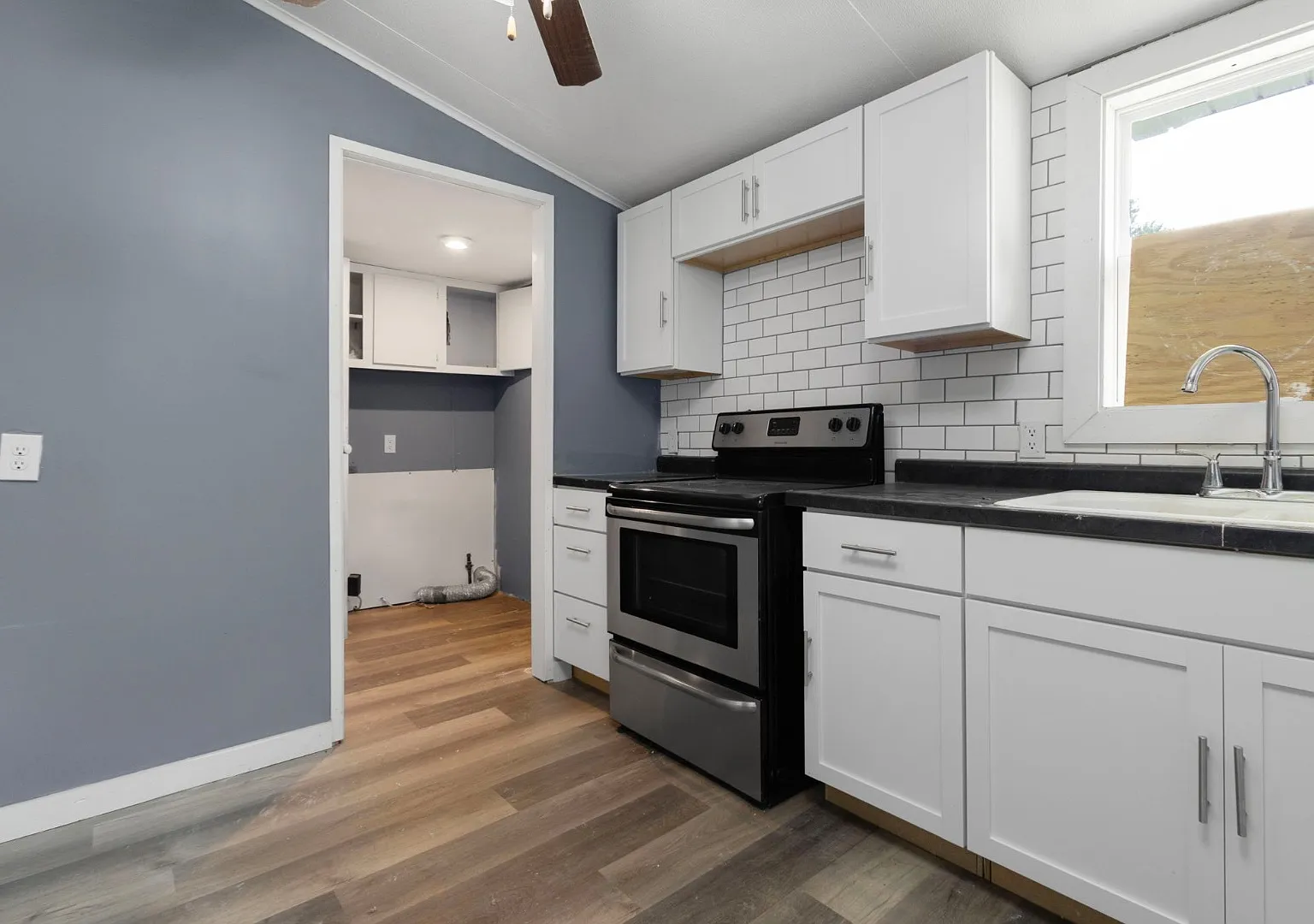4 bed, 1152 sqft, $1,845 — Photo 3