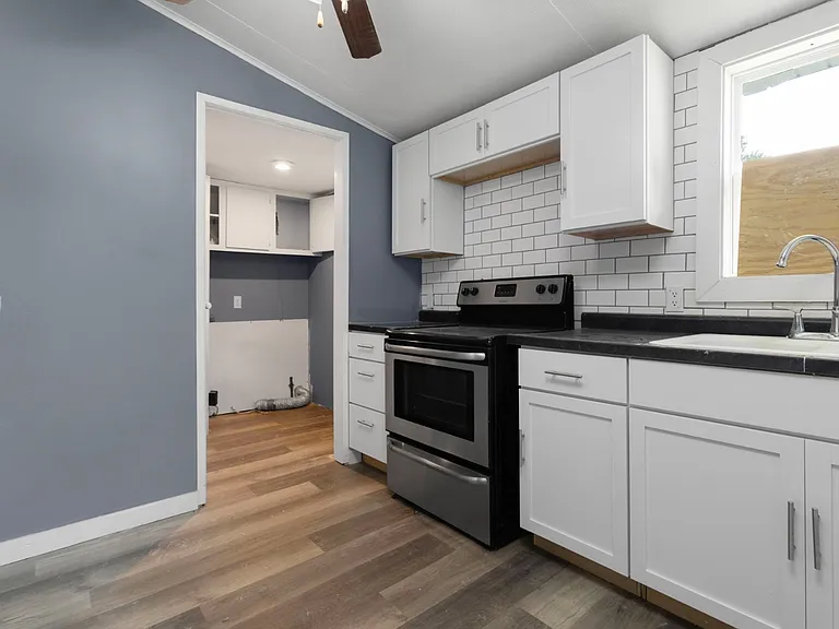 60691 Carroll St — Photo 3