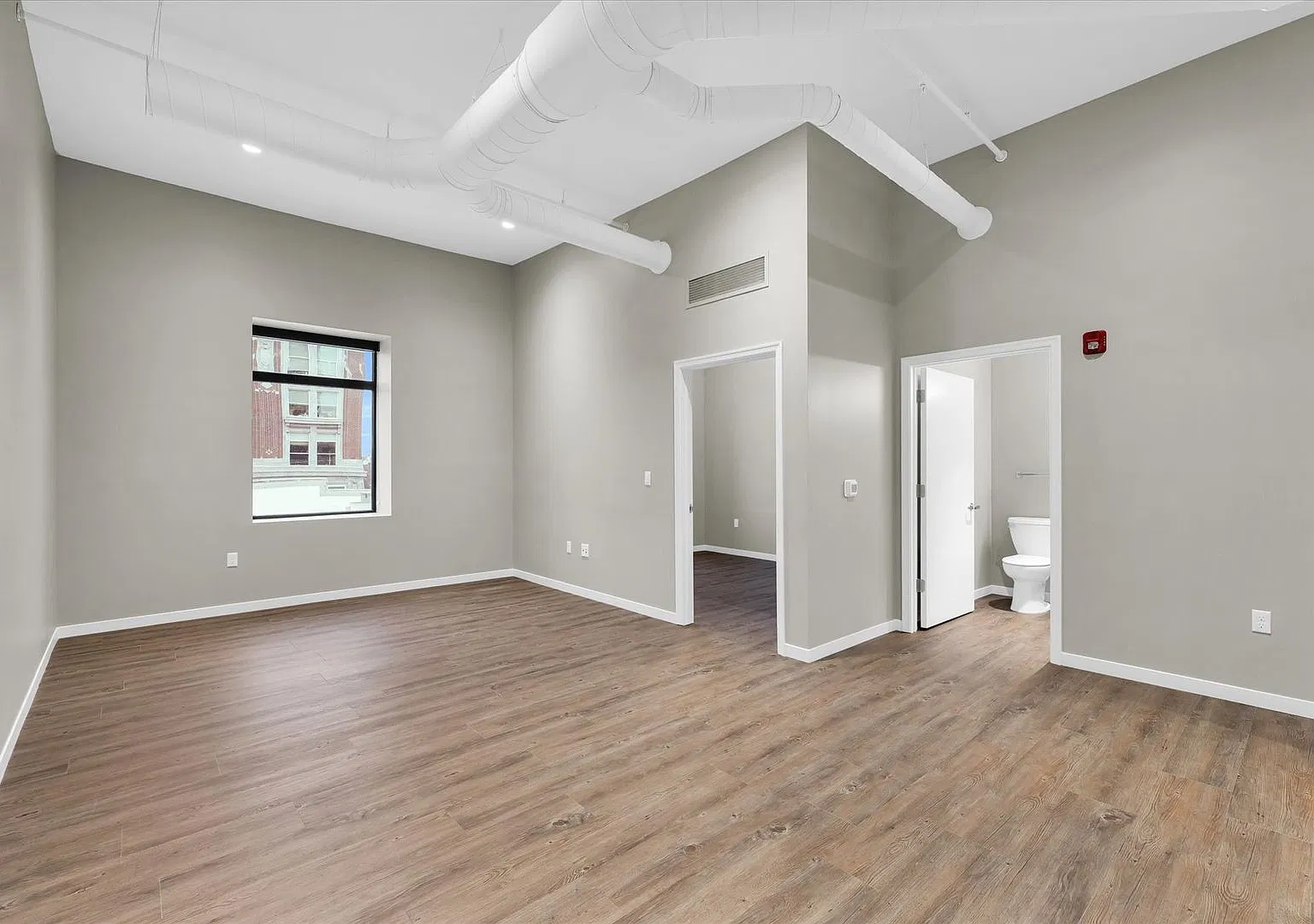 Modern 1-Bedroom Apartment with Secure Access, In-Unit Laundry — Photo 3