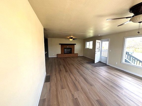 3rd image of 551 7th Ave S