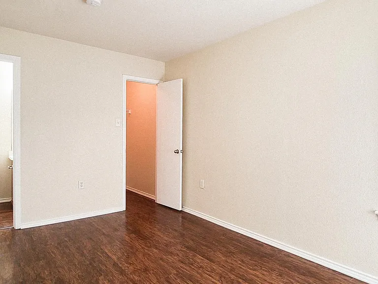 4134 Saint Charles Bay — Photo 13