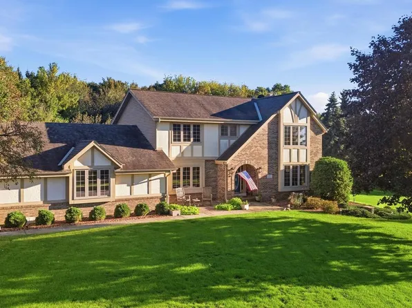 S44W23627 Amy James DRIVE, Waukesha, WI 53189